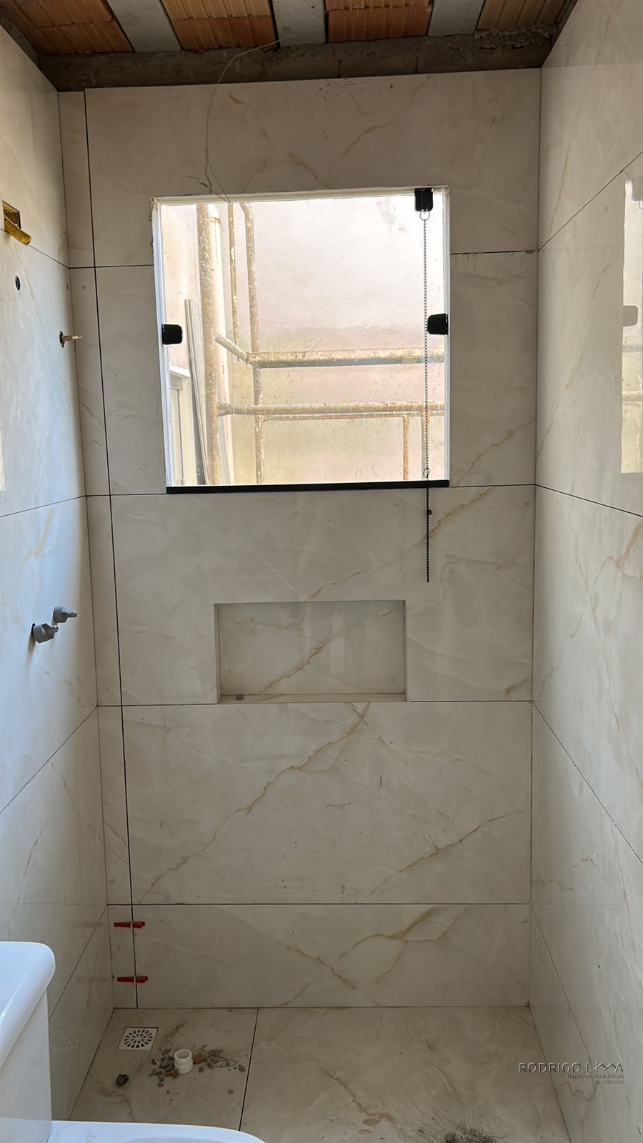 Casa em fase de acabamento para venda em São Lourenço - MG.