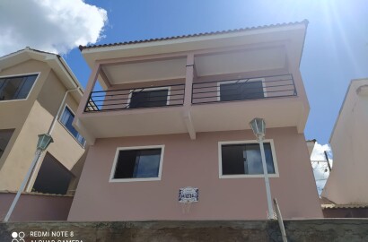 Linda casa para venda em São Lourenço - MG.
