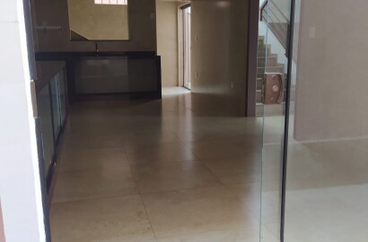Linda casa para venda em São Lourenço - MG.