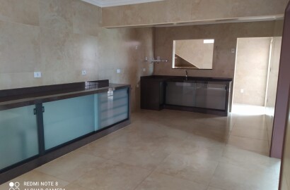 Linda casa para venda em São Lourenço - MG.