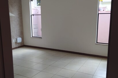 Linda casa para venda em São Lourenço - MG.