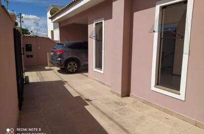 Linda casa para venda em São Lourenço - MG.