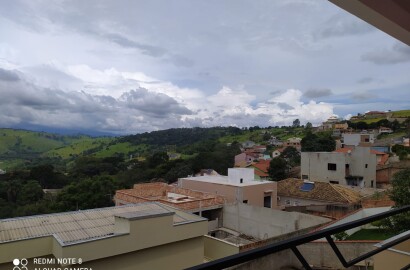 Linda casa para venda em São Lourenço - MG.