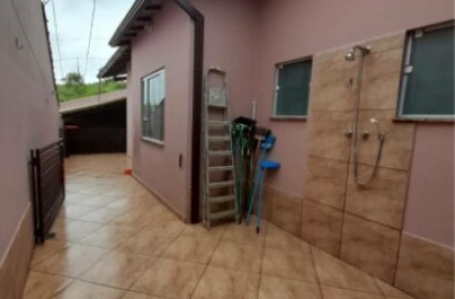 Linda casa em bairro tranquilo para venda em São Lourenço MG.