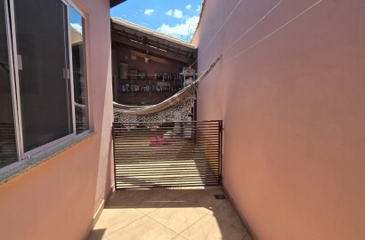 Linda casa em bairro tranquilo para venda em São Lourenço MG.