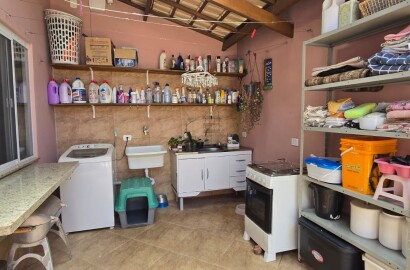 Linda casa em bairro tranquilo para venda em São Lourenço MG.