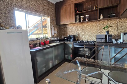 Linda casa em bairro tranquilo para venda em São Lourenço MG.
