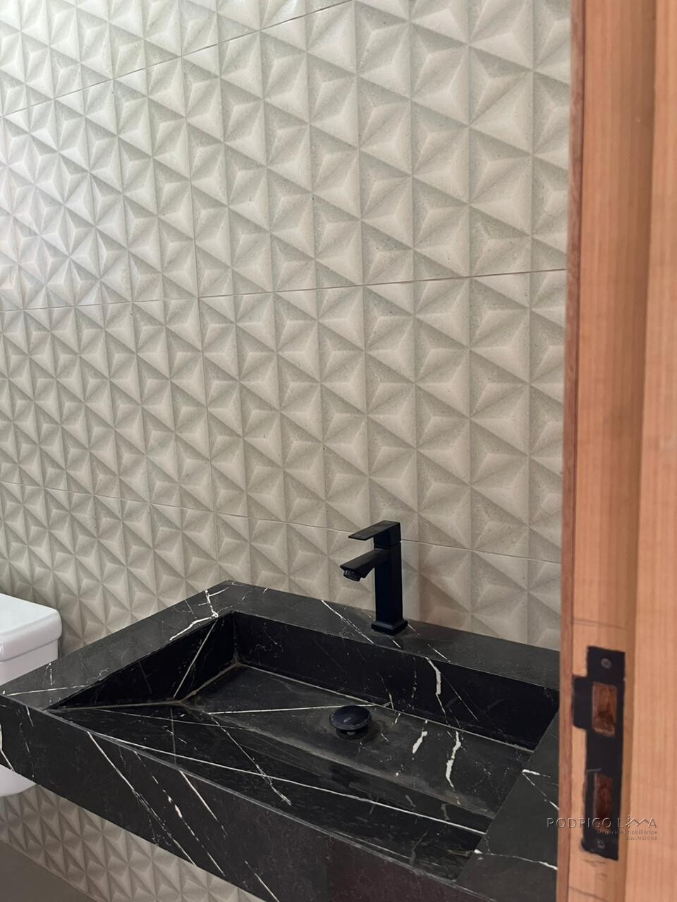 Casa para venda em São Lourenço - MG.