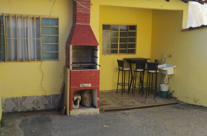 Casa para venda em São Lourenço MG.