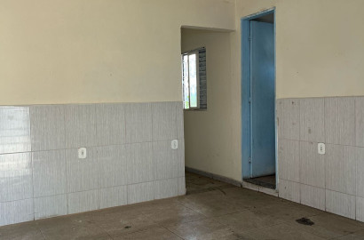 Imóvel com duas casas e ponto comercial para venda em São Lourenço - MG.