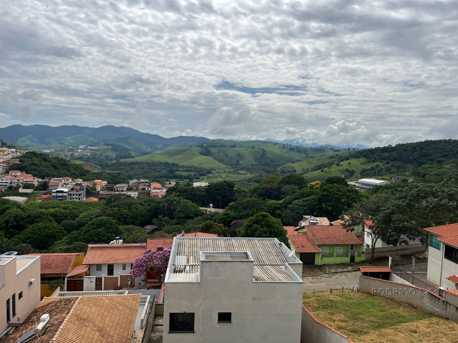 Casa a venda em ótimo bairro em São Lourenço MG