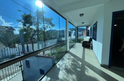 Casa para venda em bairro de alto padrão em São Lourenço MG