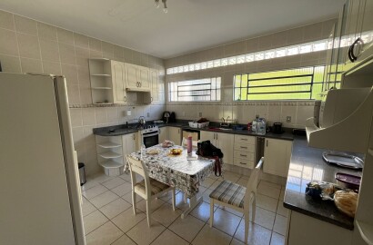 Casa para venda em bairro de alto padrão em São Lourenço MG