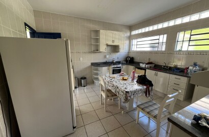 Casa para venda em bairro de alto padrão em São Lourenço MG