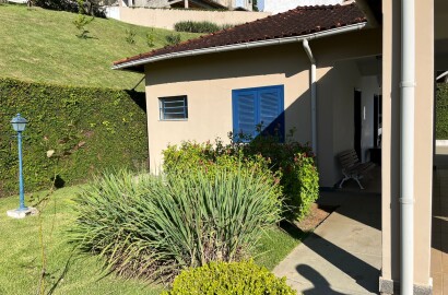 Casa para venda em bairro de alto padrão em São Lourenço MG