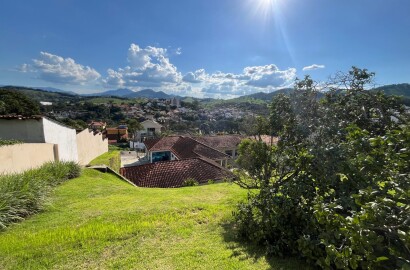 Casa para venda em bairro de alto padrão em São Lourenço MG