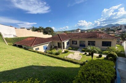 Casa para venda em bairro de alto padrão em São Lourenço MG