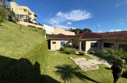 Casa para venda em bairro de alto padrão em São Lourenço MG