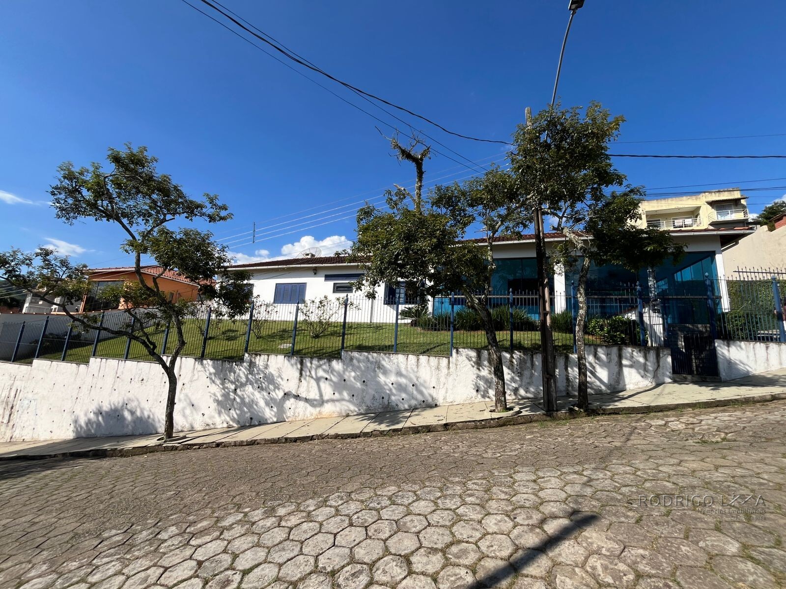 Casa para venda em bairro de alto padrão em São Lourenço MG