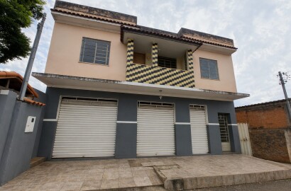Casa com ponto comercial para venda em São Lourenço MG