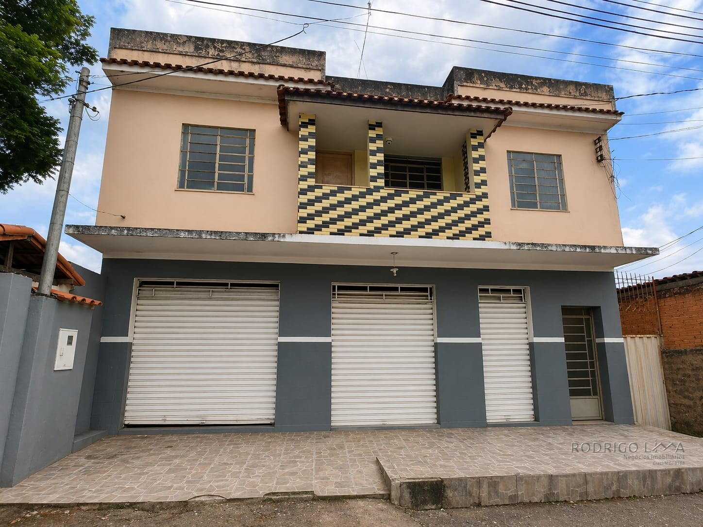 Casa com ponto comercial para venda em São Lourenço MG