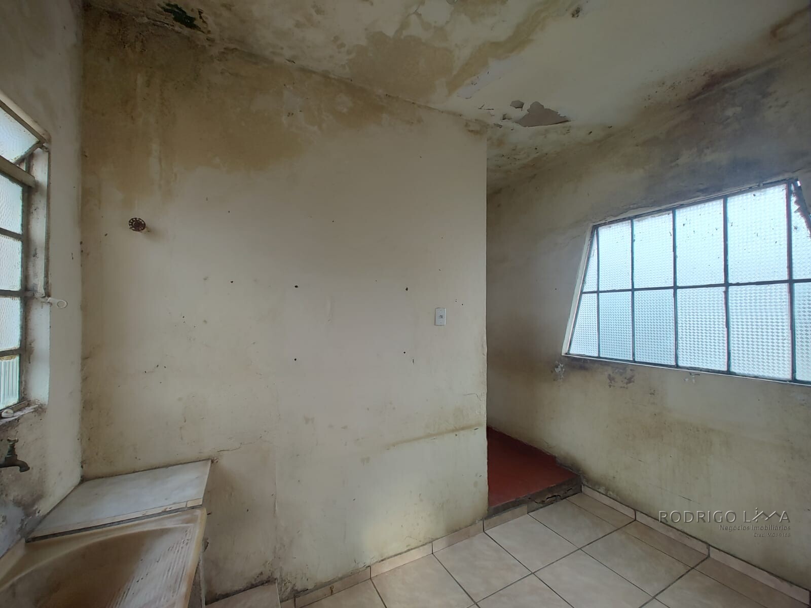 Casa com ponto comercial para venda em São Lourenço MG