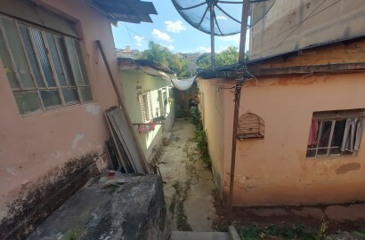 Casa com ponto comercial para venda em São Lourenço MG