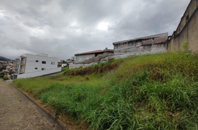 Excelente lote á venda em São Lourenço Mg