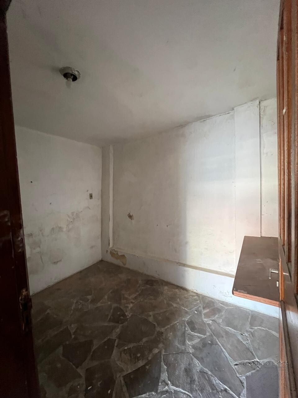 Casa térrea á venda – próximo ao centro de São Lourenço - MG