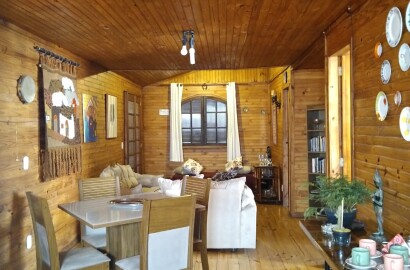 Casa estilo chalé para venda em São Lourenço MG