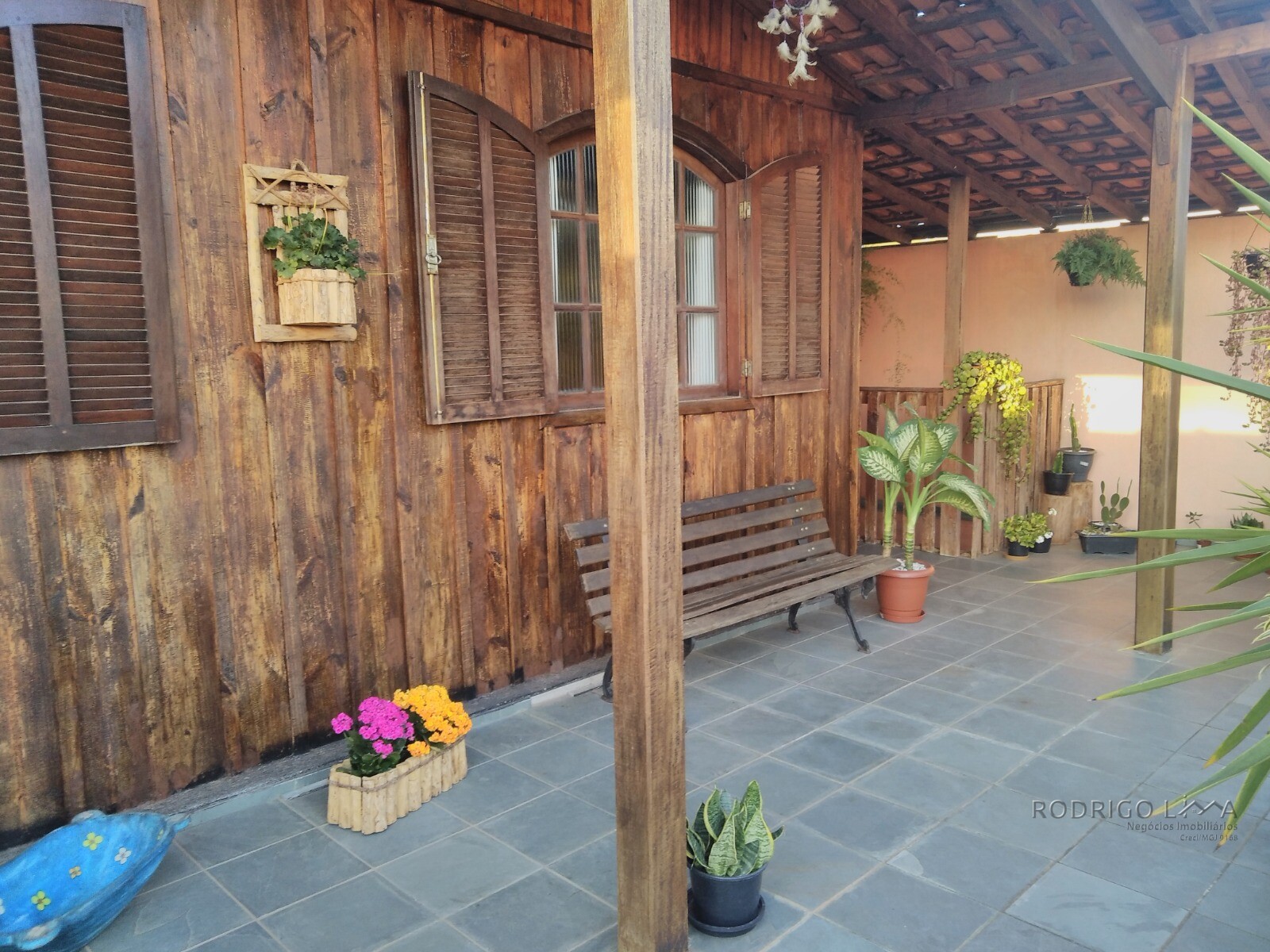 Casa estilo chalé para venda em São Lourenço MG
