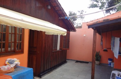 Casa estilo chalé para venda em São Lourenço MG