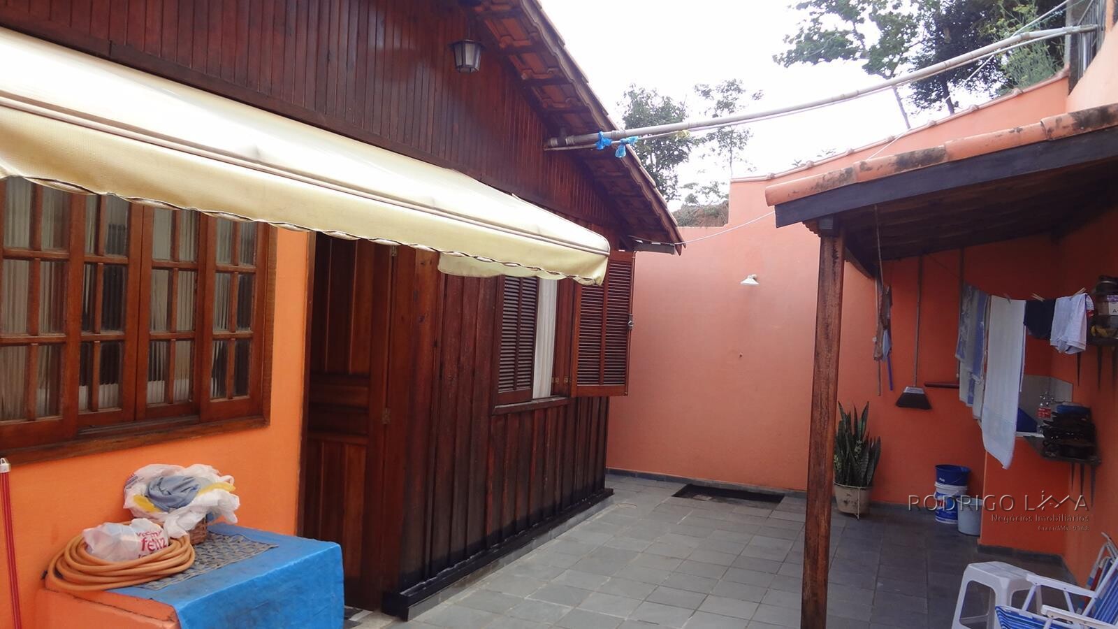 Casa estilo chalé para venda em São Lourenço MG