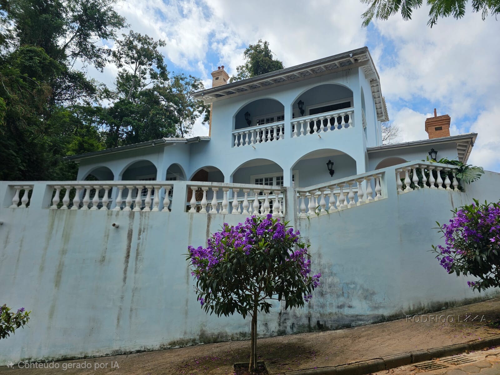 Casa alto padrão para venda em São Lourenço MG