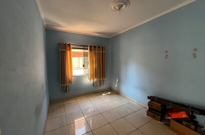 Casa para venda em São Lourenço - MG.