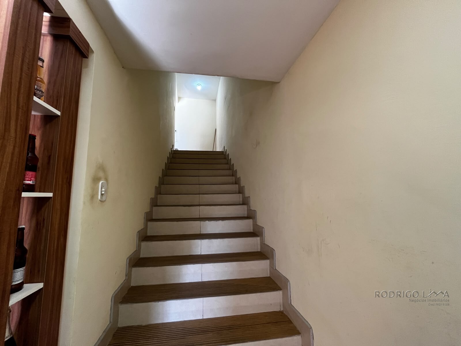 Casa para venda em São Lourenço - MG.