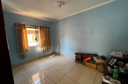 Casa para venda em São Lourenço - MG.
