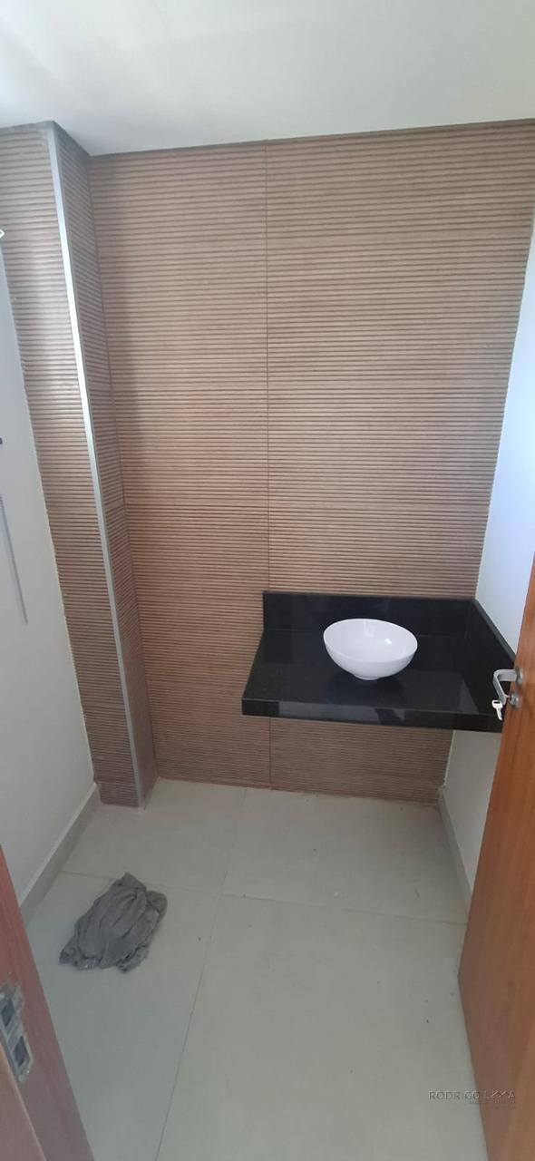 Casa á venda em bairro nobre se São Lourenço