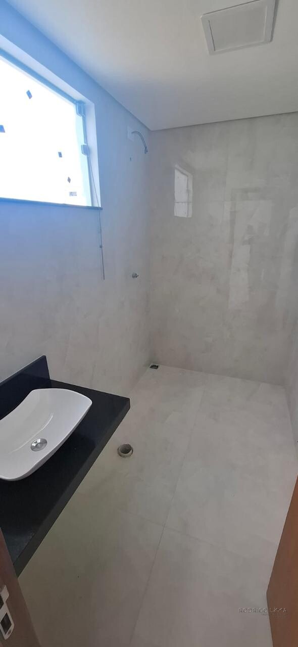 Casa á venda em bairro nobre se São Lourenço