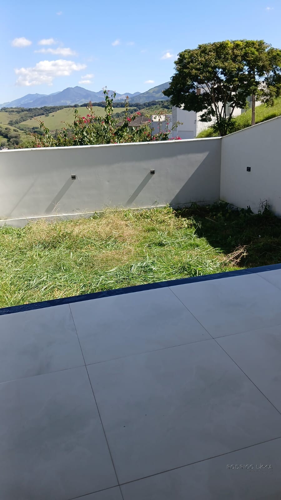 Casa á venda em bairro nobre se São Lourenço