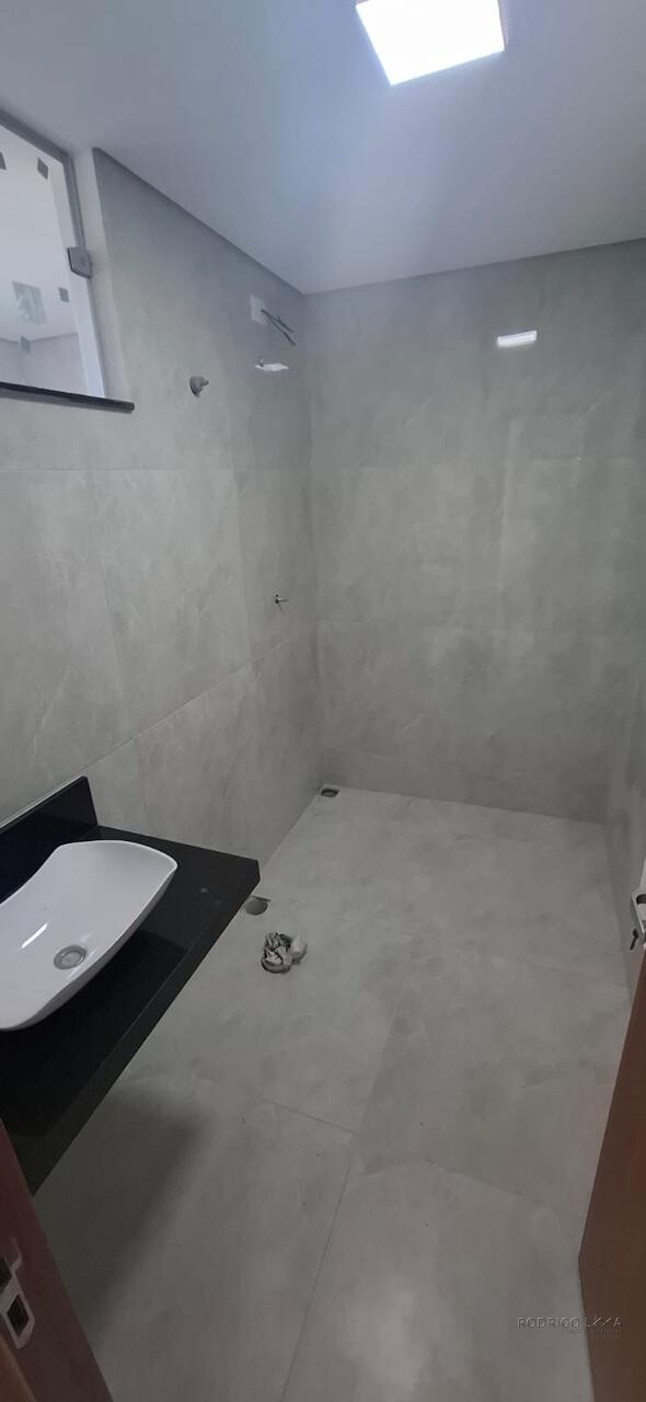 Casa á venda em bairro nobre se São Lourenço