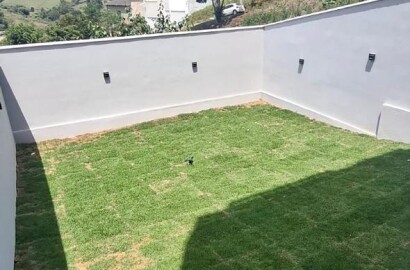Casa á venda em bairro nobre se São Lourenço