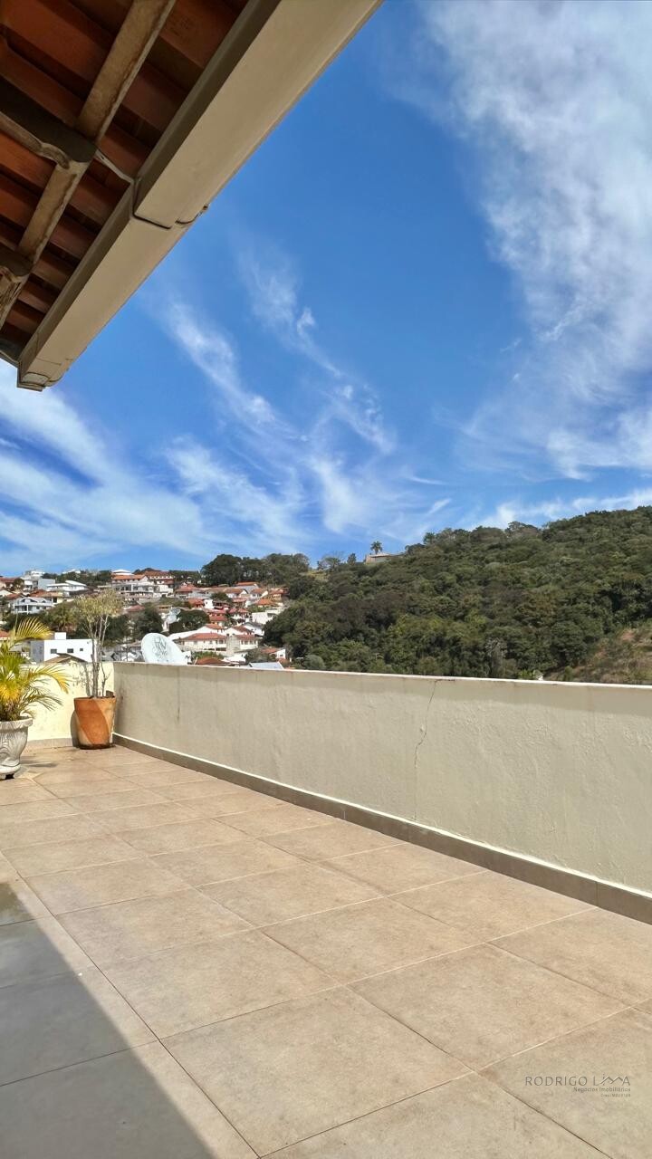 Casa de alto padão para venda em São Lourenço