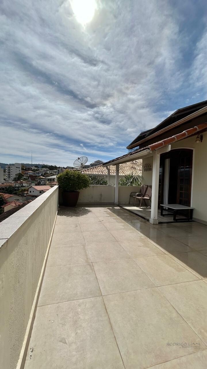 Casa de alto padão para venda em São Lourenço