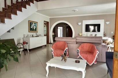 Casa de alto padão para venda em São Lourenço