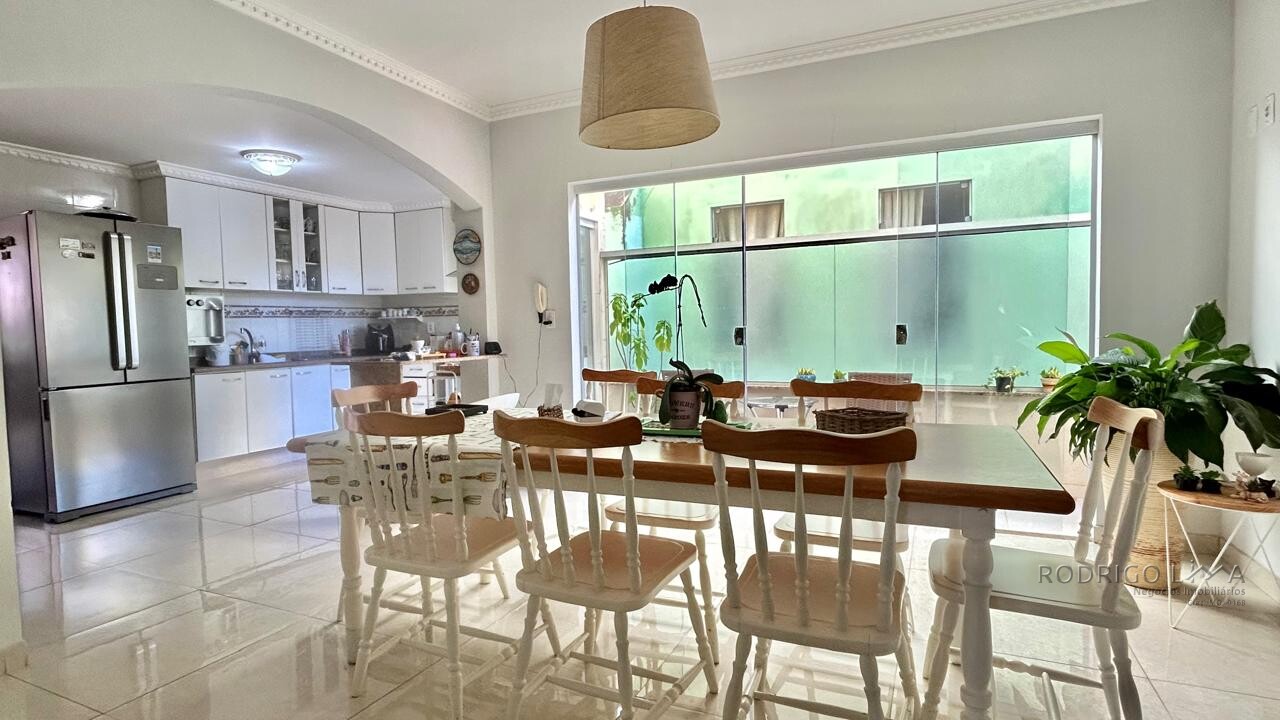 Casa de alto padão para venda em São Lourenço