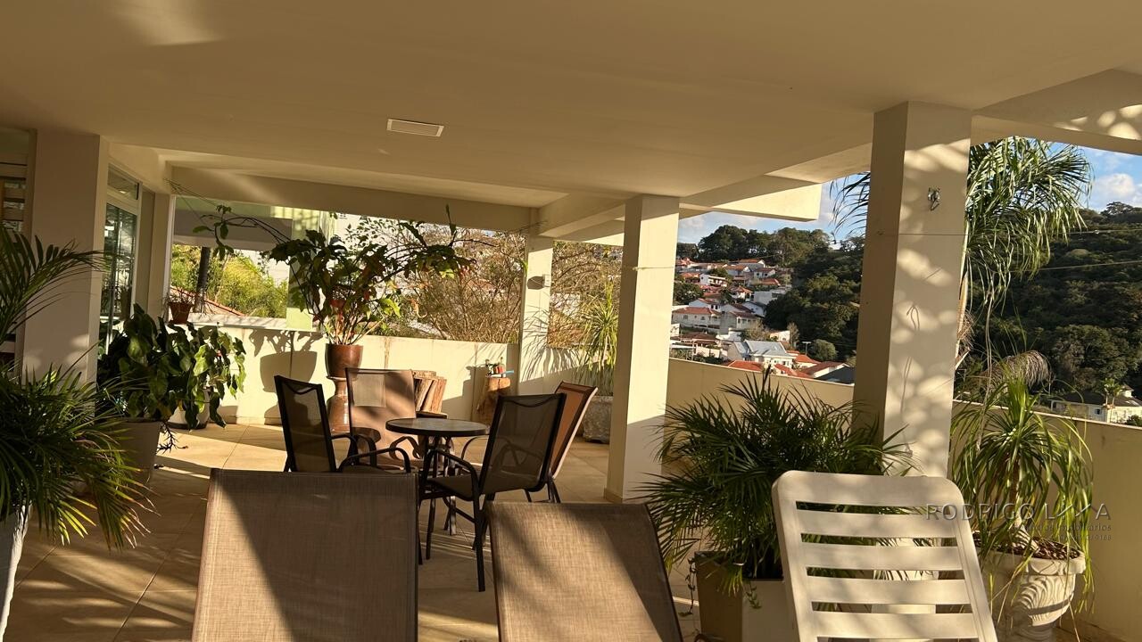 Casa de alto padão para venda em São Lourenço