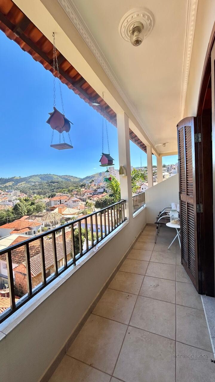 Casa de alto padão para venda em São Lourenço