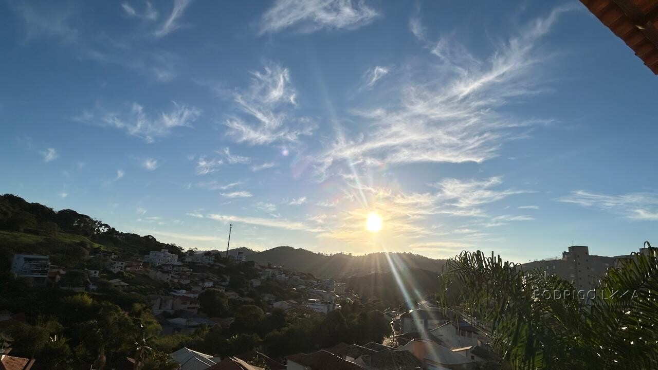 Casa de alto padão para venda em São Lourenço