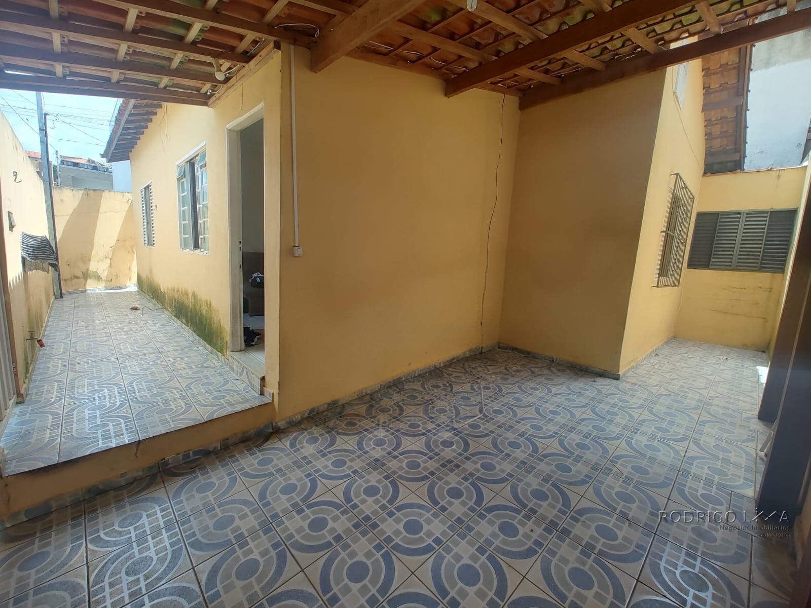 Casa de esquina para venda em São Lourenço MG